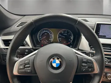 X1 xDrive18d Navi Parkassist Sportsitze LED
