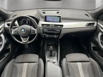 X1 xDrive18d Navi Parkassist Sportsitze LED