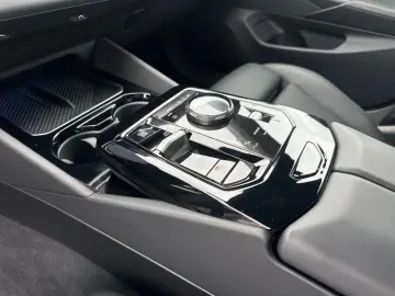 520i Limousine LivePro AdLED H K HUD DrA 360