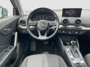 Q2 35 TFSI S-tronic NAV LED PDC SMARTPHONE DAB