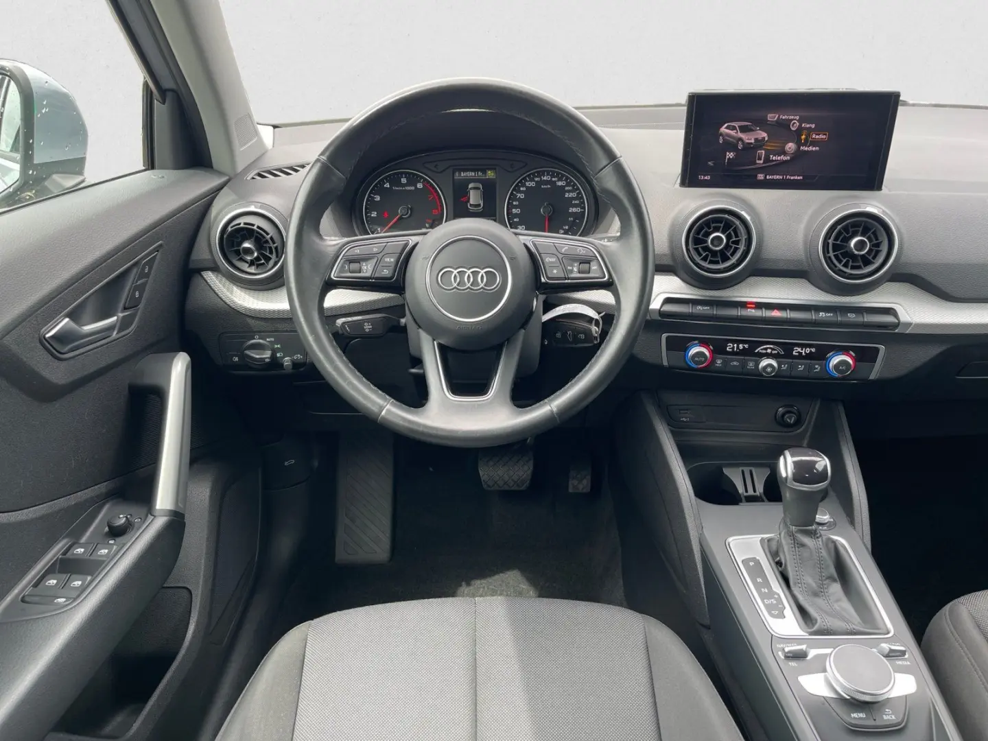Q2 35 TFSI S-tronic NAV LED PDC SMARTPHONE DAB