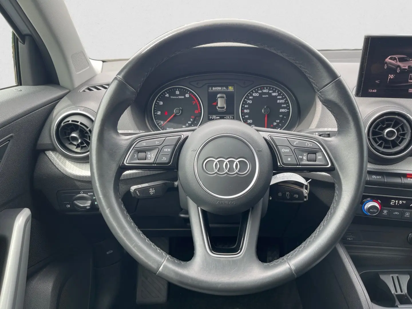 Q2 35 TFSI S-tronic NAV LED PDC SMARTPHONE DAB