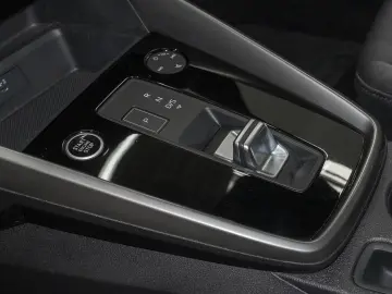 A3 Sportback 30 TFSI LM16 PDC  SMARTPHONE-INTERF