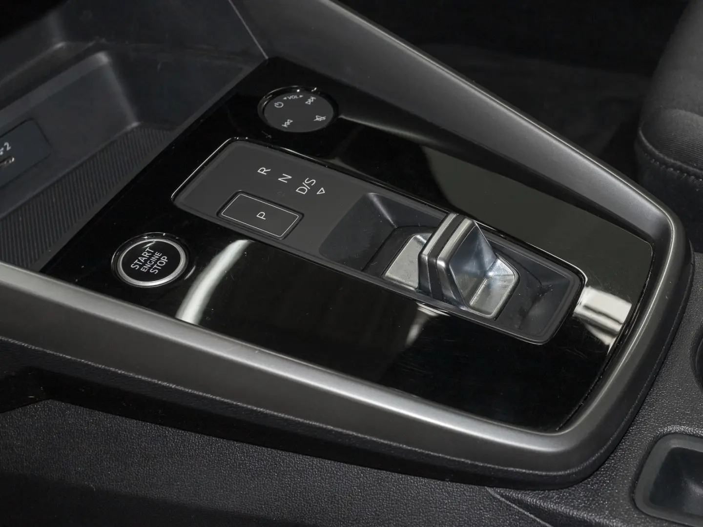 A3 Sportback 30 TFSI LM16 PDC  SMARTPHONE-INTERF