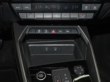A3 Sportback 30 TFSI LM16 PDC  SMARTPHONE-INTERF