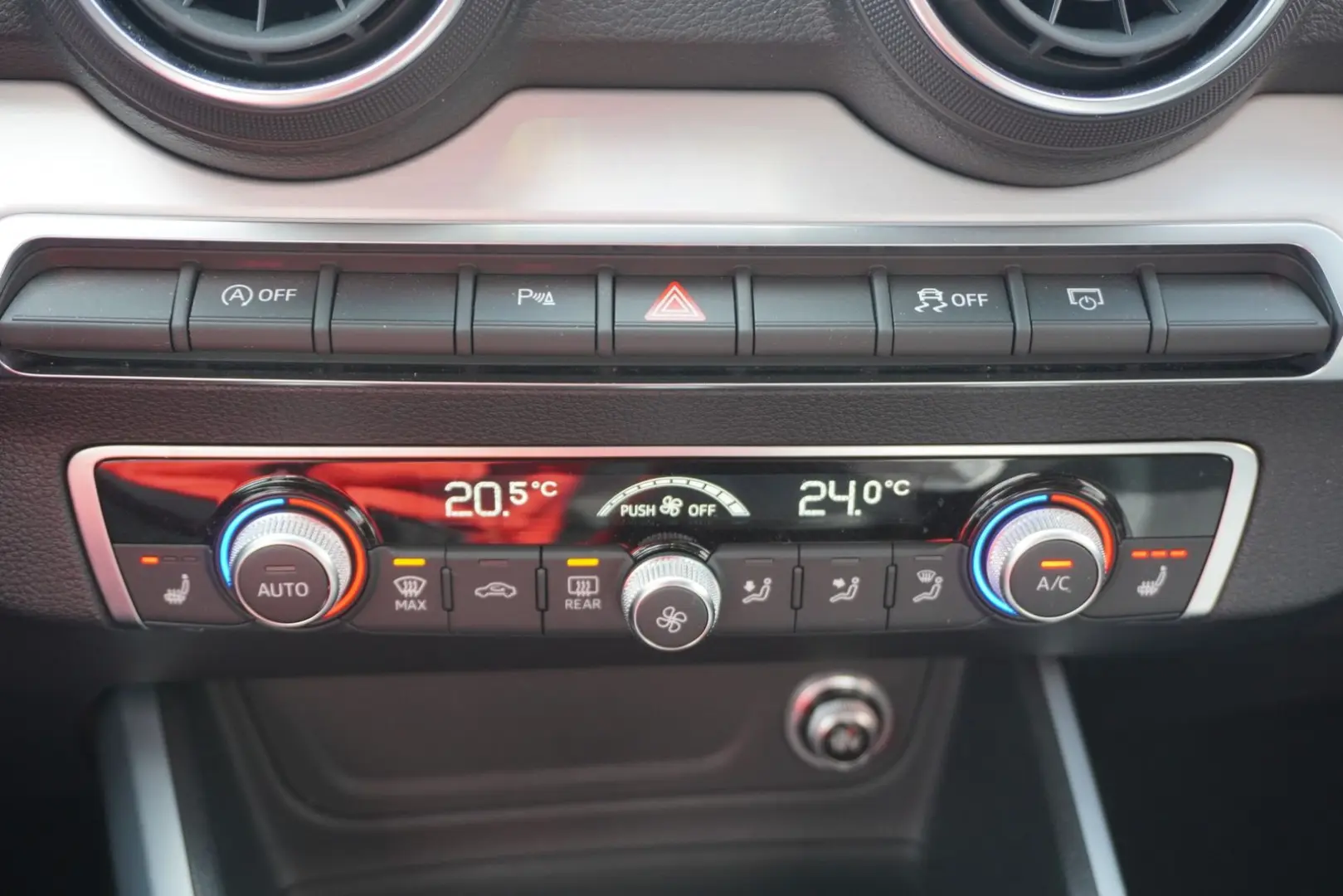 Q2 2.0 40 TFSI quattro sport S-Tronic LED Navi