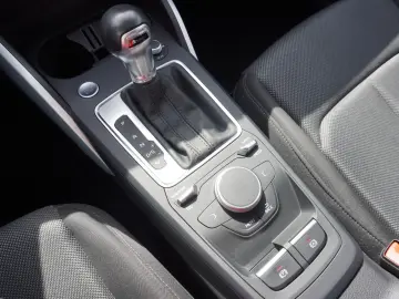 Q2 2.0 40 TFSI quattro sport S-Tronic LED Navi