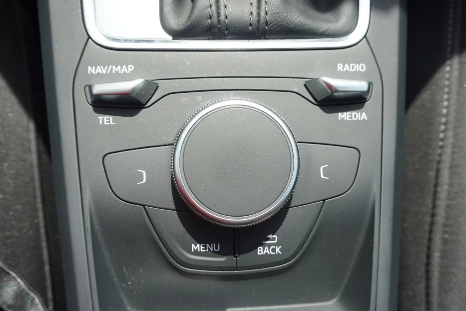 Q2 2.0 40 TFSI quattro sport S-Tronic LED Navi