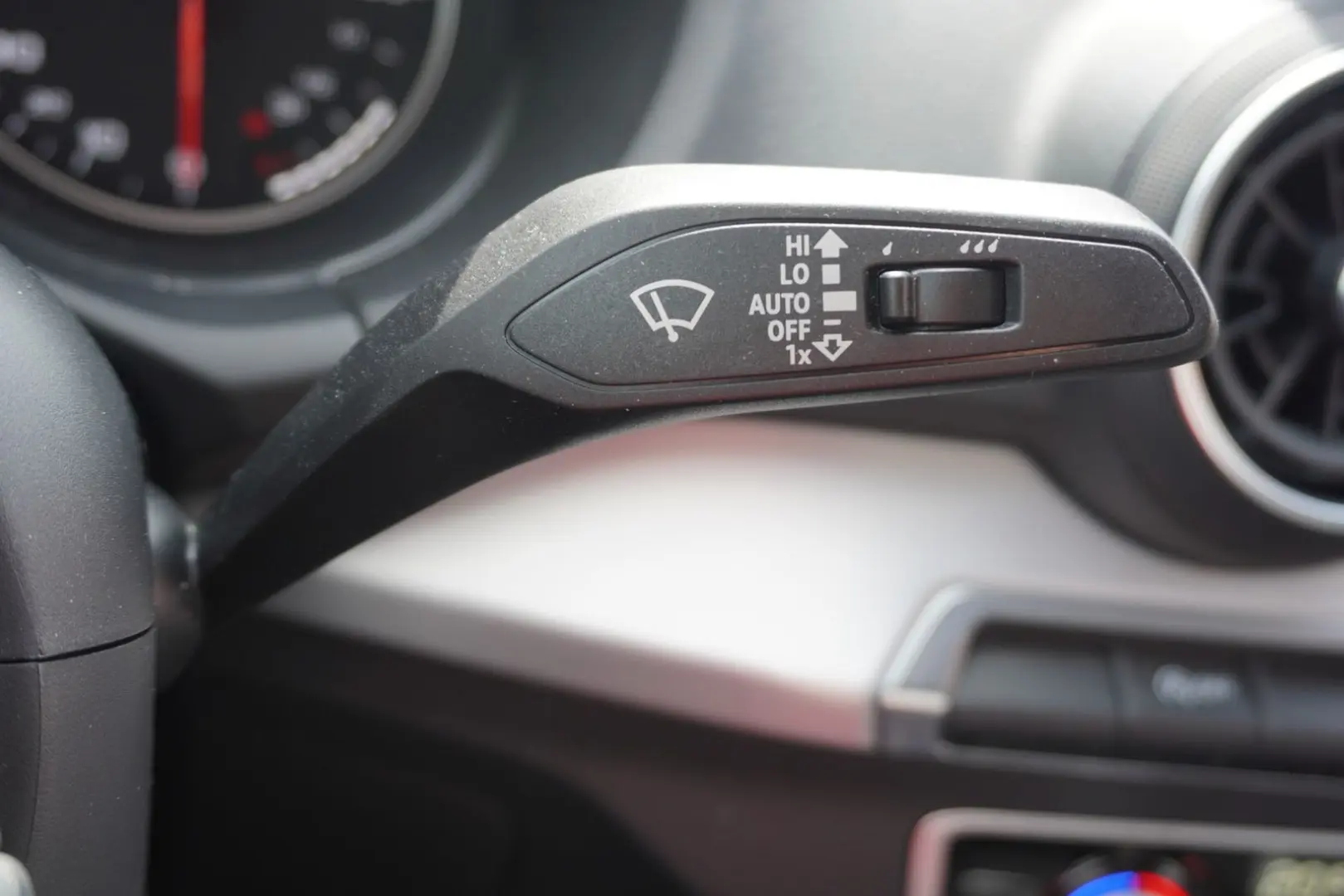 Q2 2.0 40 TFSI quattro sport S-Tronic LED Navi