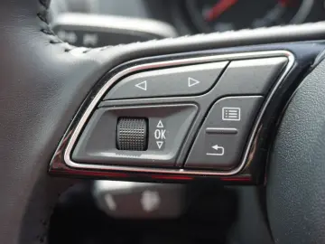 Q2 2.0 40 TFSI quattro sport S-Tronic LED Navi