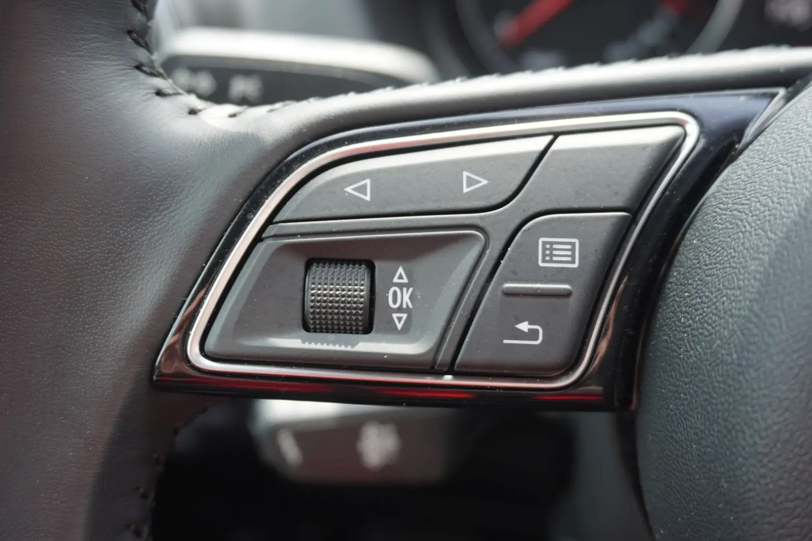 Q2 2.0 40 TFSI quattro sport S-Tronic LED Navi