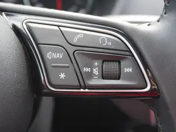 Q2 2.0 40 TFSI quattro sport S-Tronic LED Navi