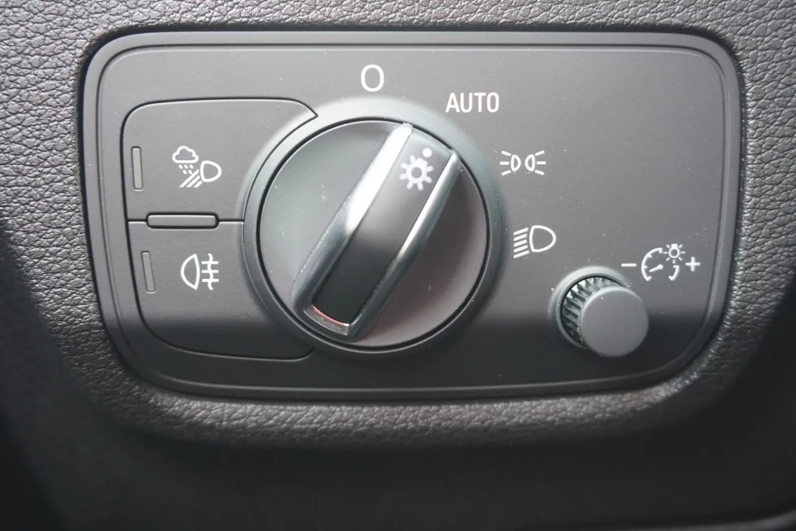 Q2 2.0 40 TFSI quattro sport S-Tronic LED Navi