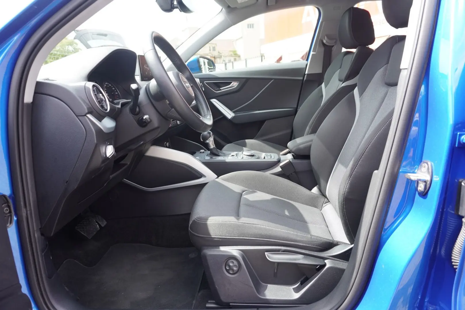Q2 2.0 40 TFSI quattro sport S-Tronic LED Navi