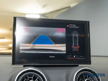 Q2 1 5 TFSI S-Tron. Advanc. Navi  Matrix-LED ACC