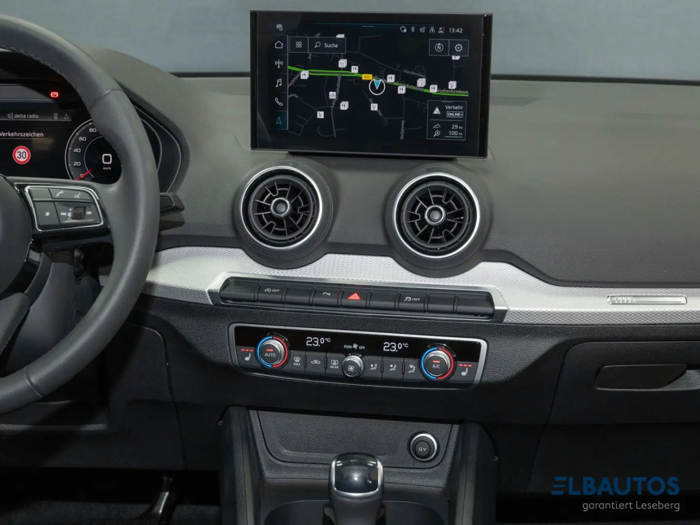 Q2 1 5 TFSI S-Tron. Advanc. Navi  Matrix-LED ACC