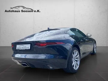 F-TYPE Coupe P300 Black Pack Performance Sitze