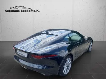 F-TYPE Coupe P300 Black Pack Performance Sitze