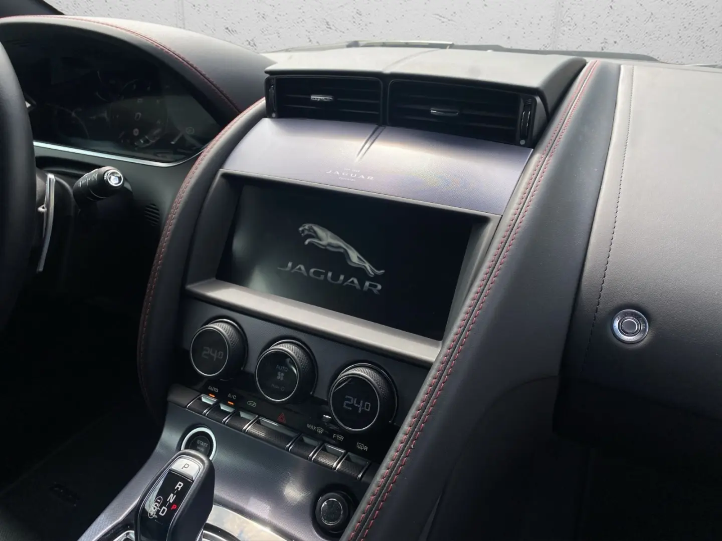 F-TYPE Coupe P300 Black Pack Performance Sitze