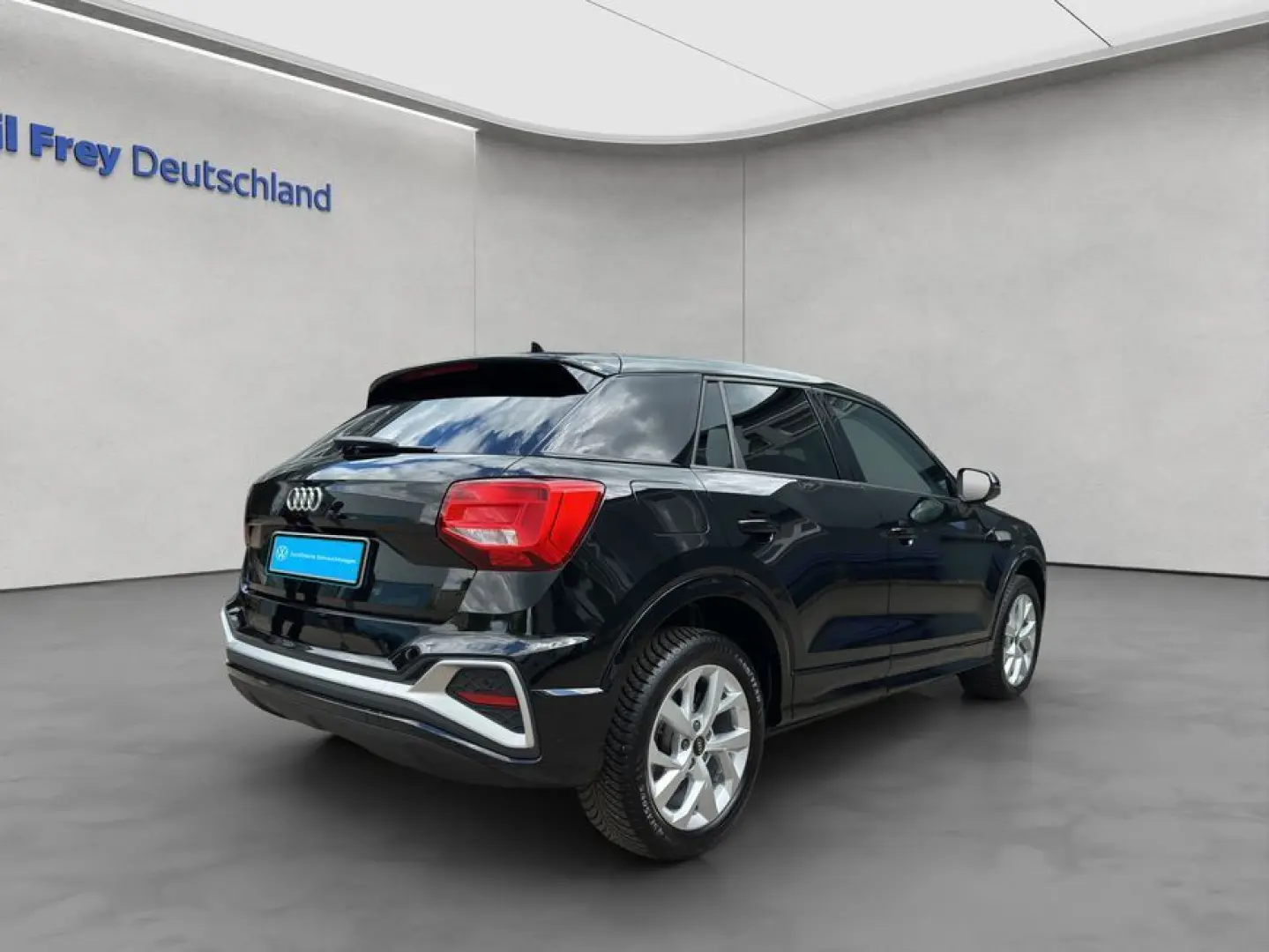 Q2 35 TFSI S-tronic S-Line NAVI PDC GJR