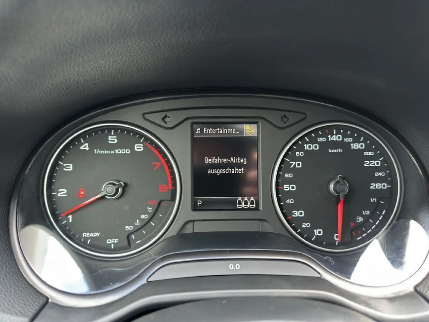 Q2 35 TFSI S-tronic S-Line NAVI PDC GJR