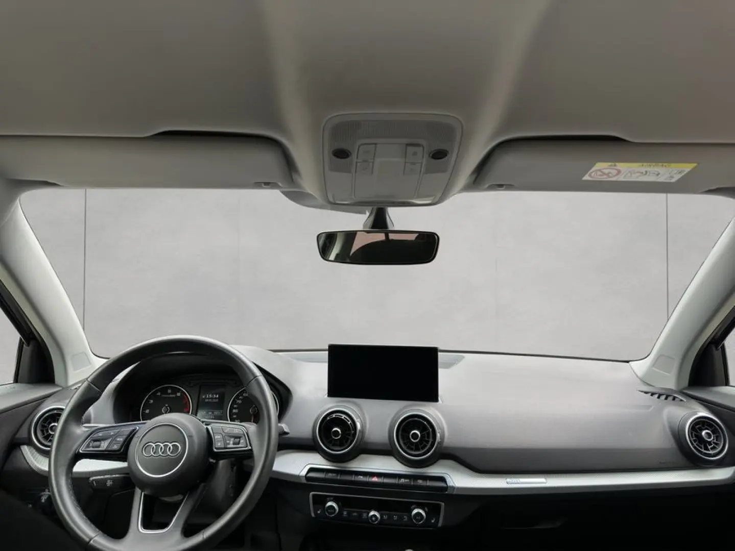 Q2 35 TFSI S-tronic S-Line NAVI PDC GJR