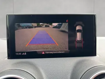 Q2 35 TFSI S-tronic S-Line NAVI PDC GJR