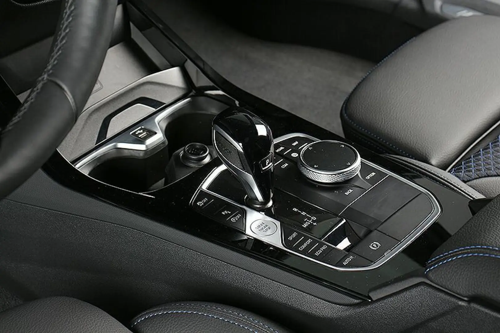 218i Gran Coupé M Sport DKG LiveCockpit LED ACC