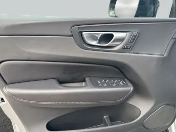 XC60 B4 D Plus Dark
