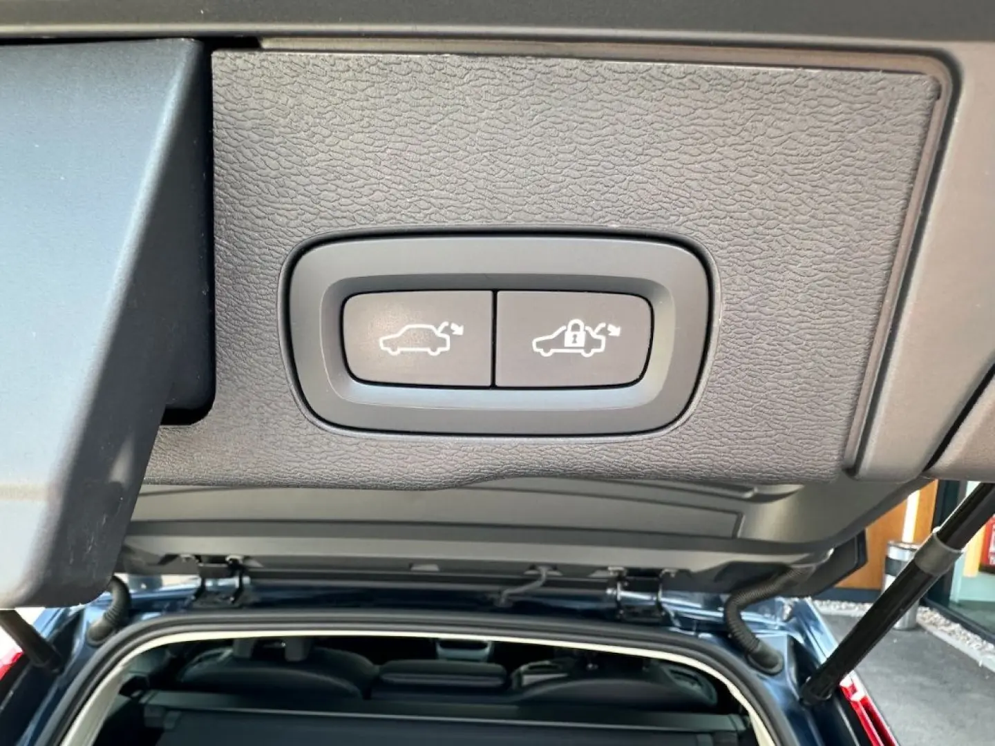XC60 Plus Dark AWD B4 Diesel EU6d Digitales Cock