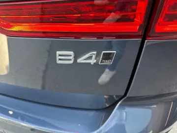 XC60 Plus Dark AWD B4 Diesel EU6d Digitales Cock