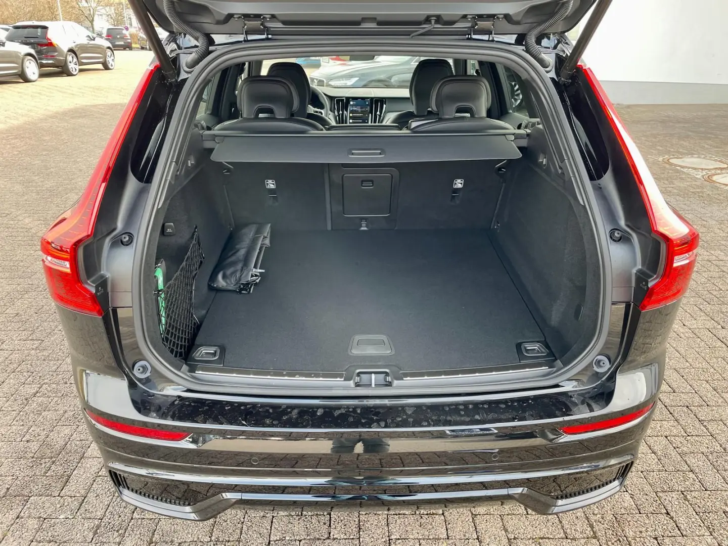 XC60 B4 AWD Plus Dark ACC CAM LED LHZ SHZ STDHZ