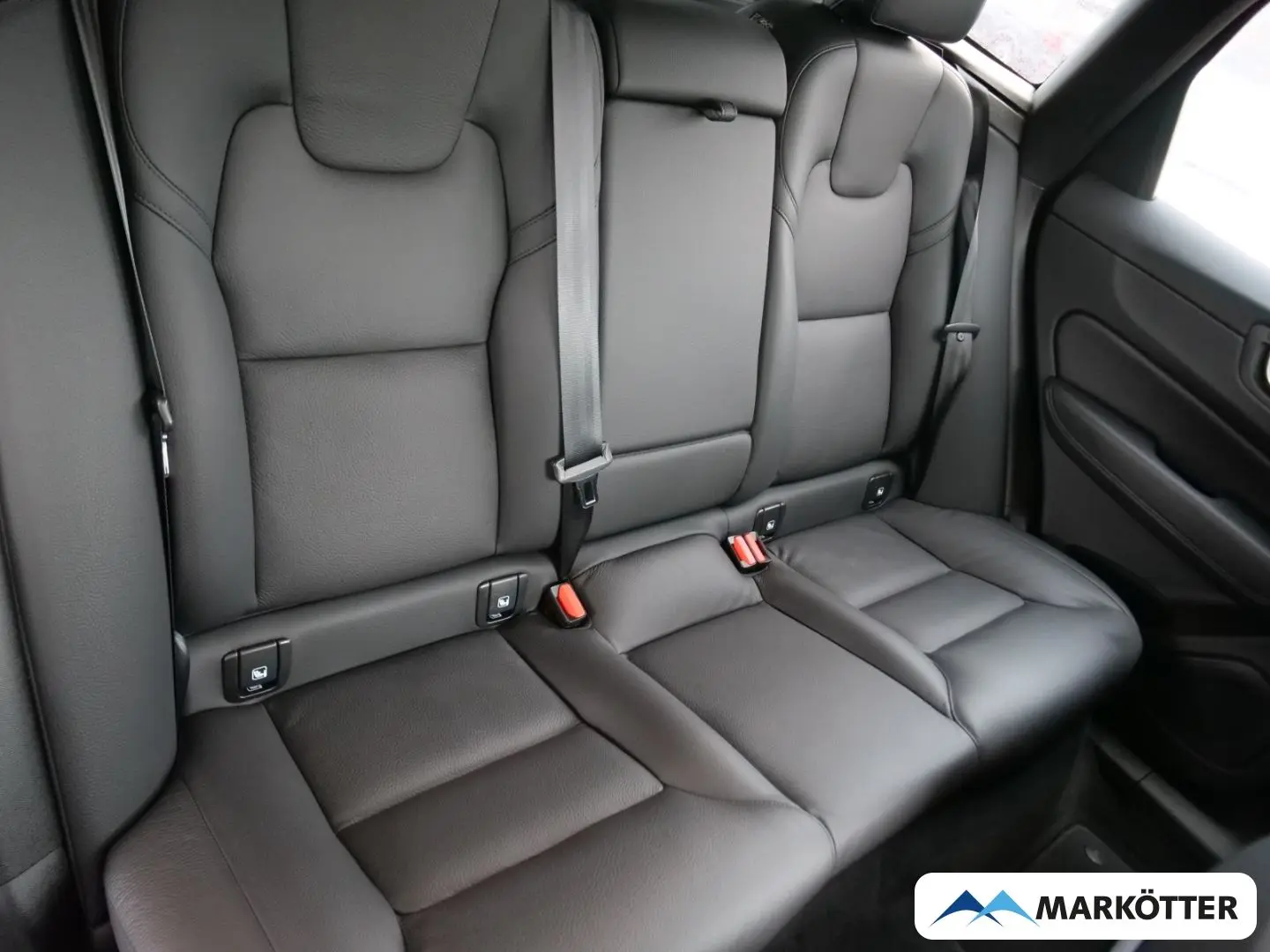 XC60 B4 AWD Plus Dark AHK 360CAM Google