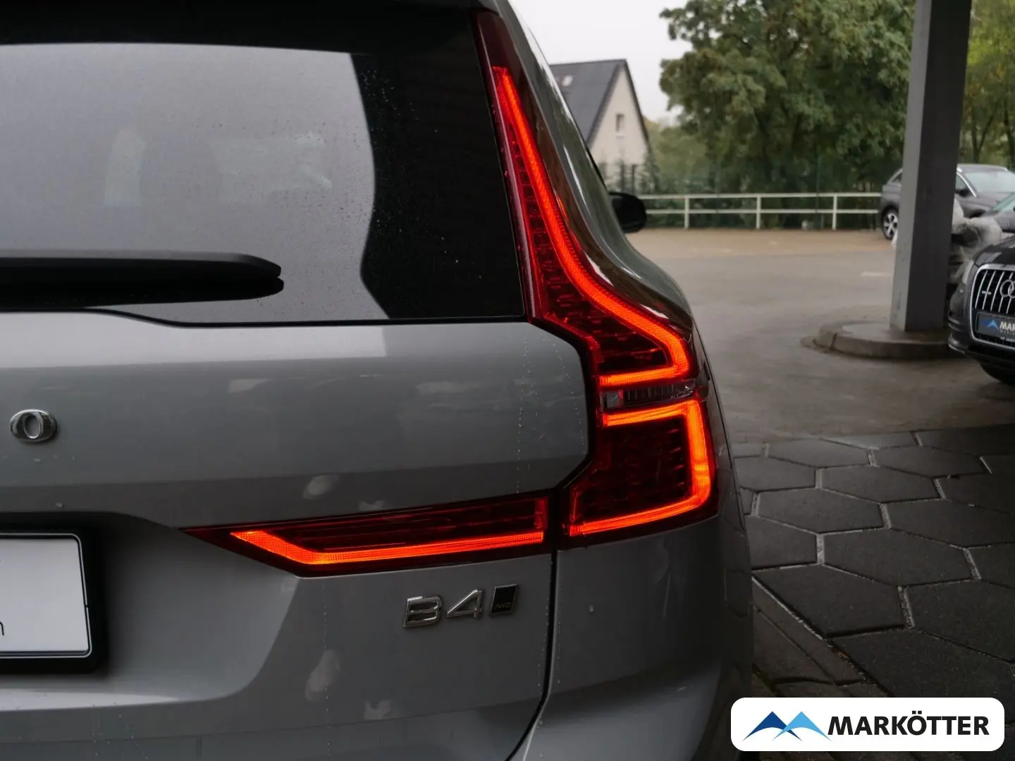 XC60 B4 AWD Plus Dark AHK 360CAM Google