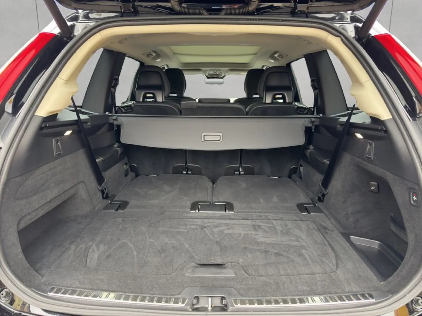 XC90 B5 AWD Plus-Bright 7S Glasd Standh 360  AHK
