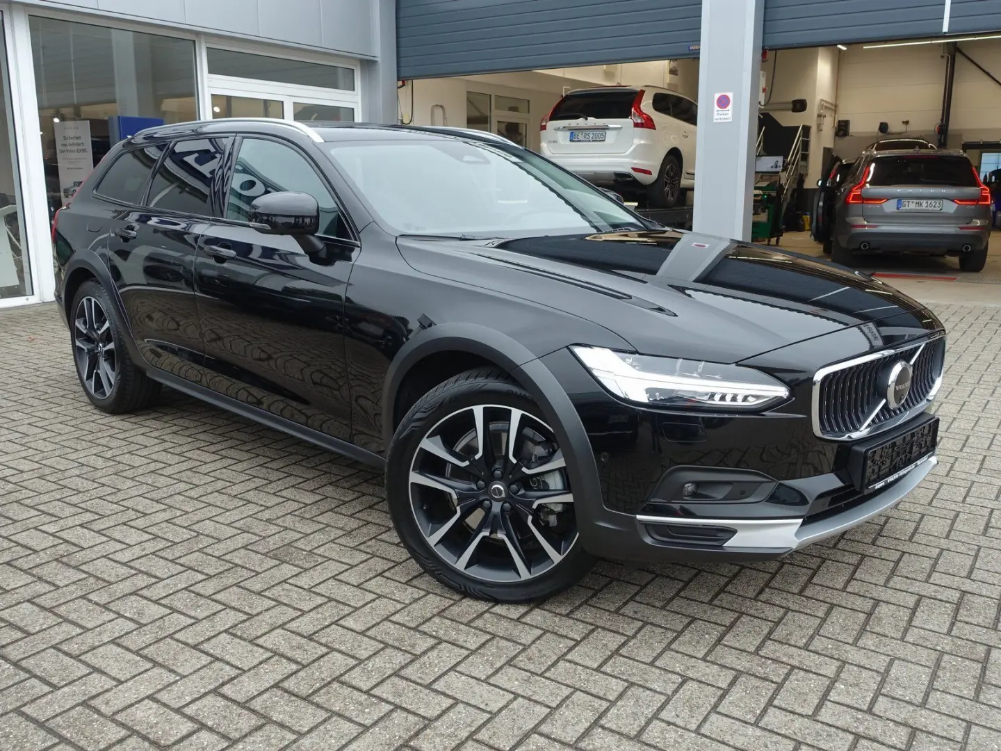 V90 Cross Country B4 AWD Plus AHK H&K Pano BLIS