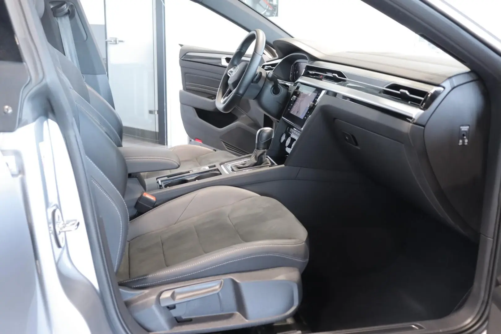 Arteon 2.0 TSI R-Line PANORAM KAMERA ACC VIRTUAL