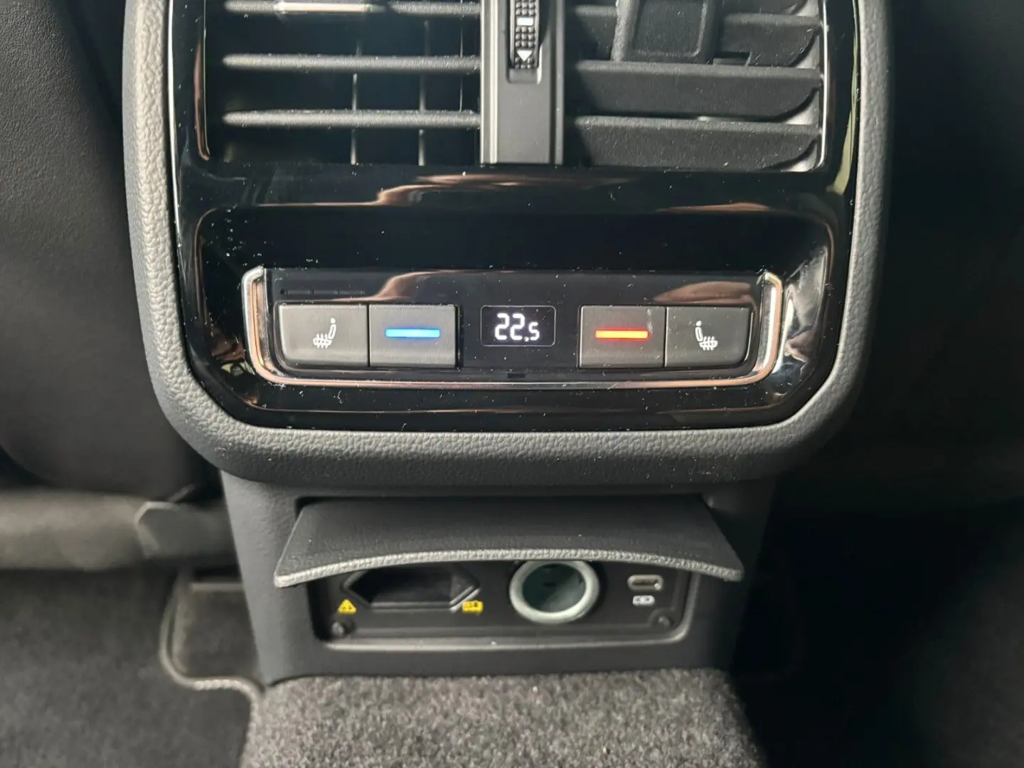Arteon Lim. R-Line 4MO NAPPA StHz AHK HEADUP IQ