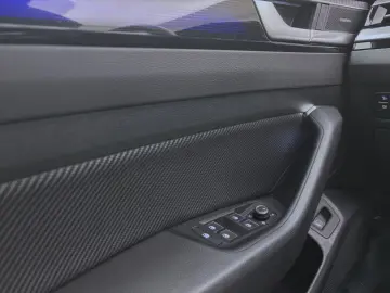 Arteon 2.0 TSI DSG 4M R PANO AHK IQ.LIGHT KAMERA