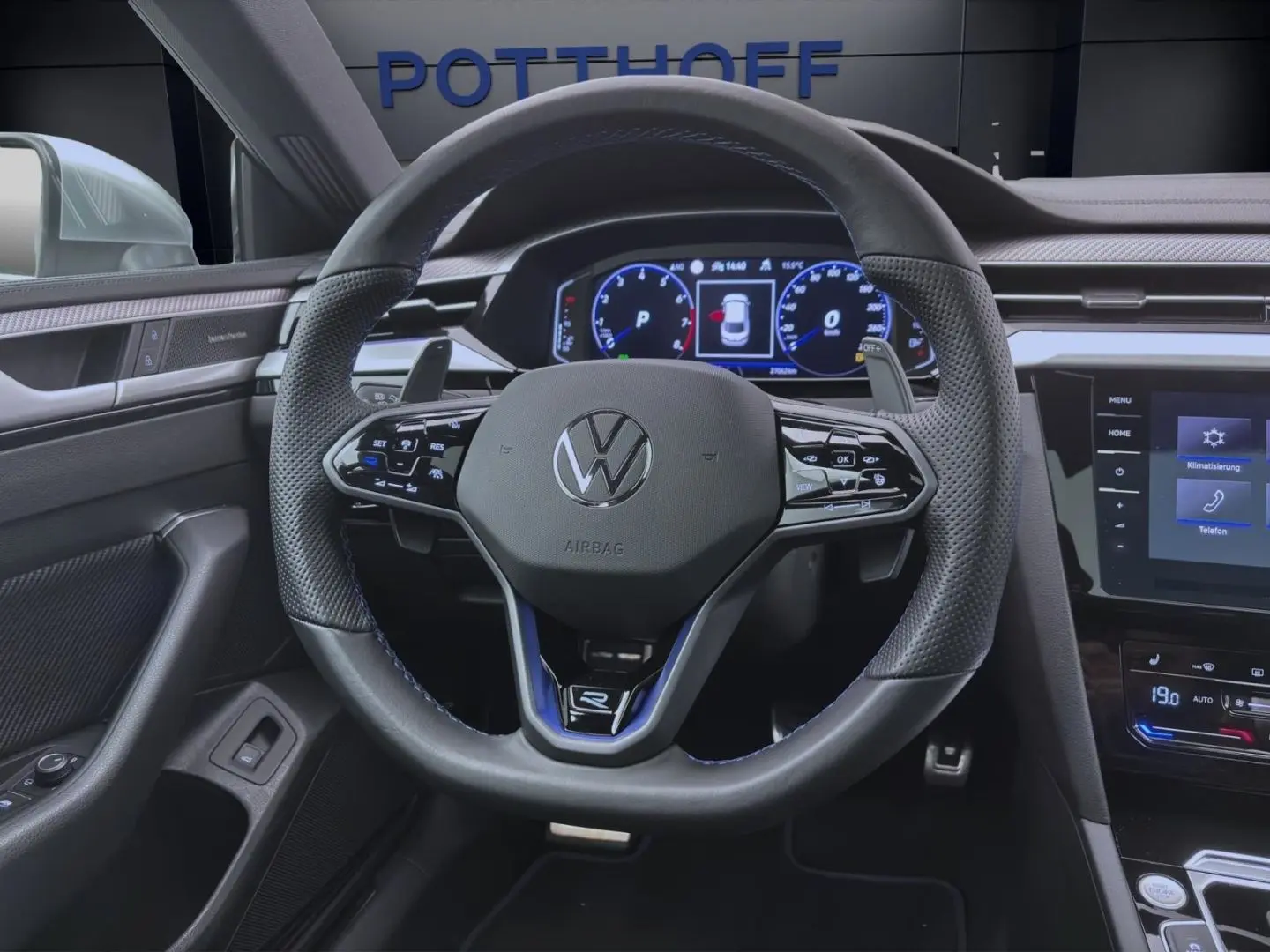 Arteon 2.0 TSI DSG 4M R PANO AHK IQ.LIGHT KAMERA