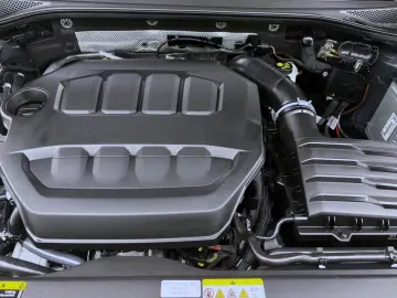 Arteon 2.0 TSI DSG 4M R PANO AHK IQ.LIGHT KAMERA