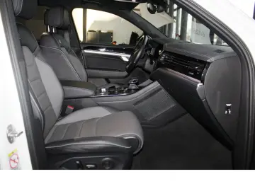 Touareg 3.0 TDI R-Line Black Style IQ AHK V-COP
