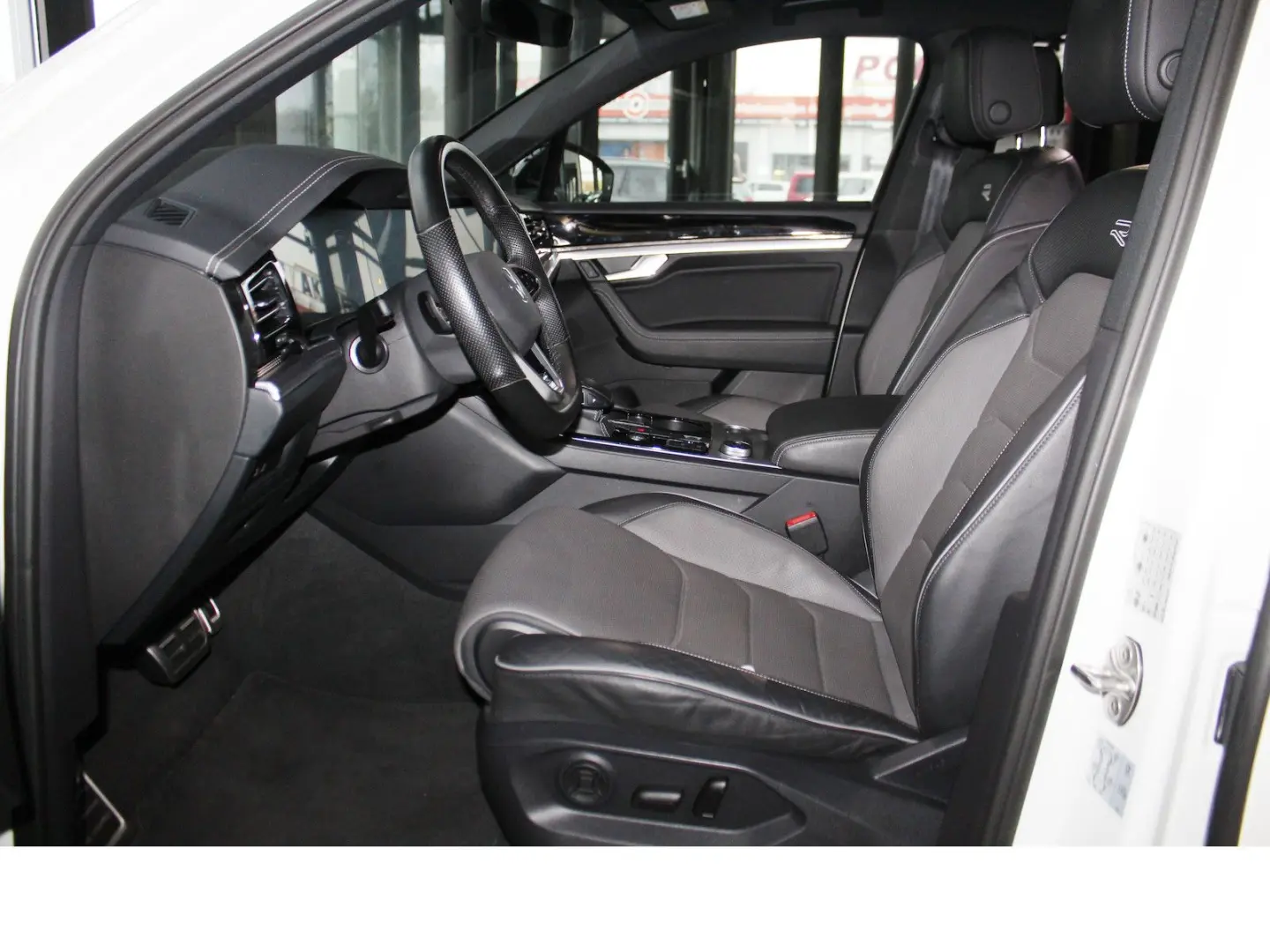 Touareg 3.0 TDI R-Line Black Style IQ AHK V-COP