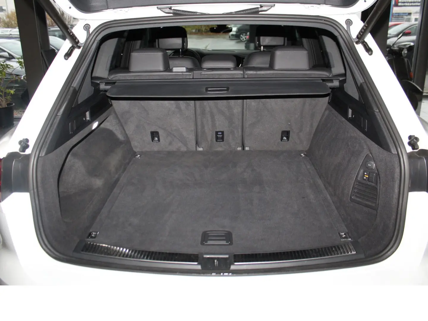 Touareg 3.0 TDI R-Line Black Style IQ AHK V-COP