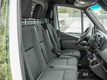 MERCEDES BENZ SPRINTER