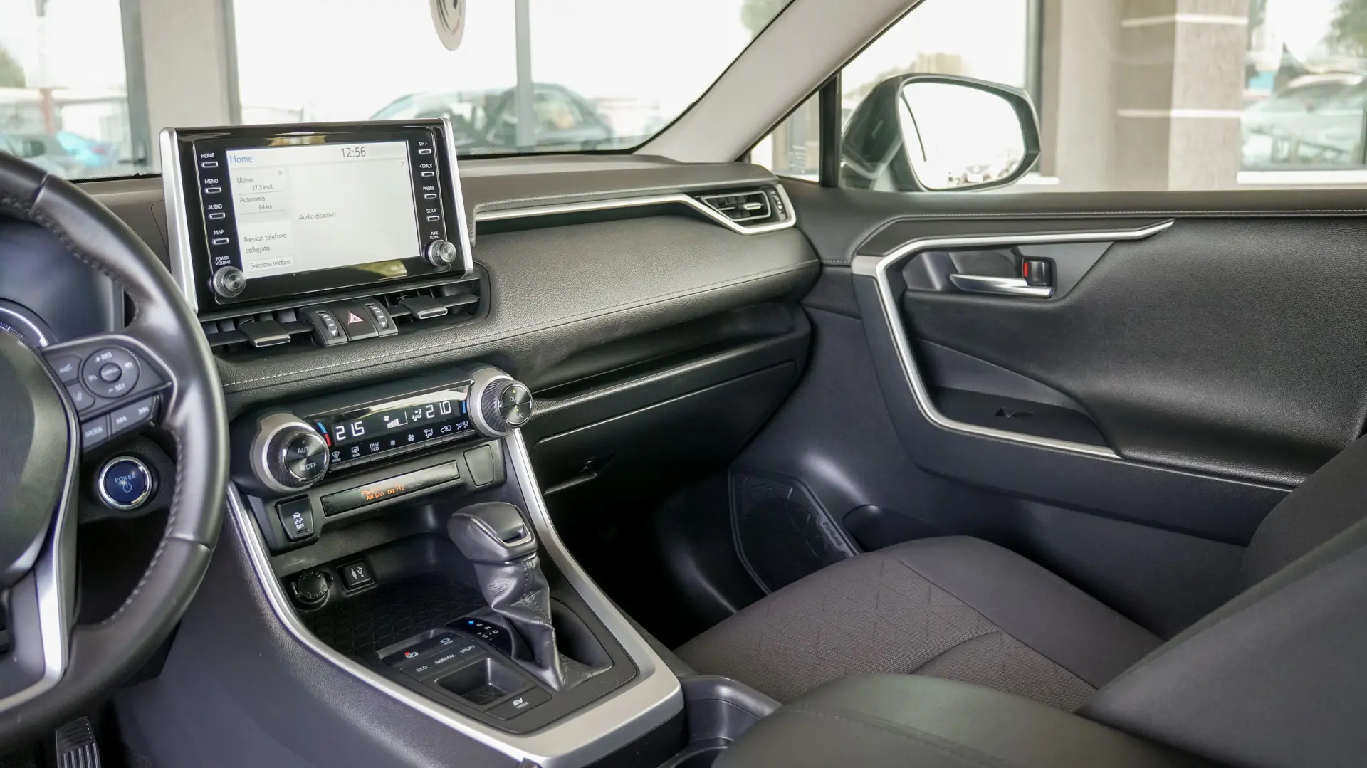 TOYOTA RAV 4 ACTIVE 2WD E-CVT