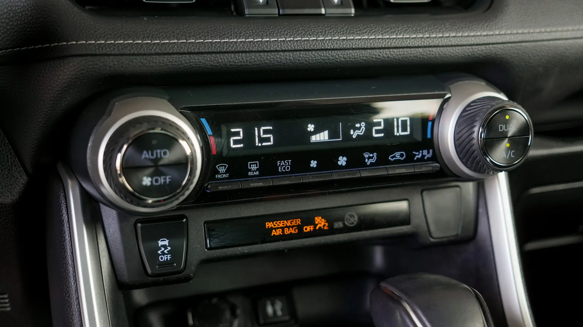 TOYOTA RAV 4 ACTIVE 2WD E-CVT