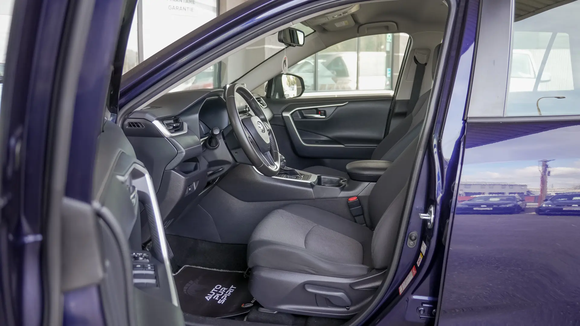 TOYOTA RAV 4 ACTIVE 2WD E-CVT