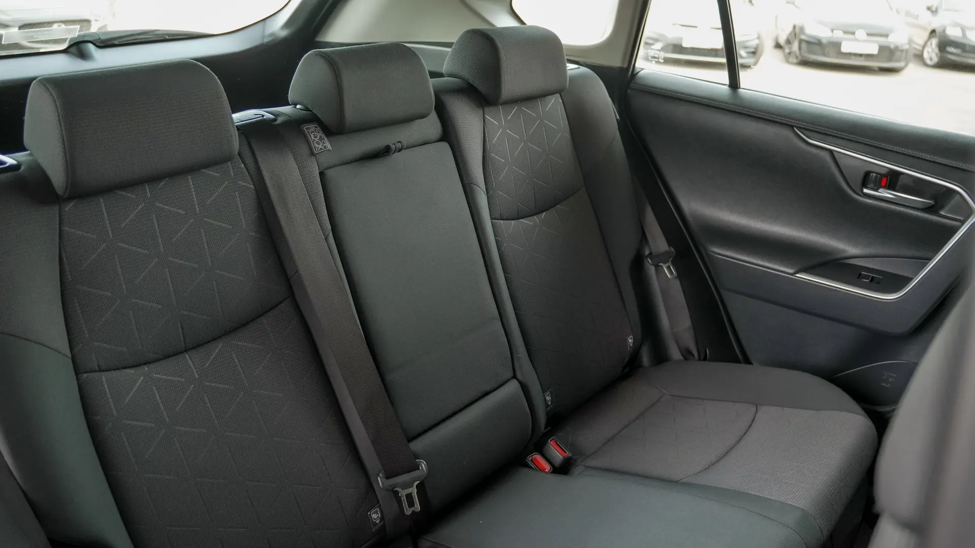TOYOTA RAV 4 ACTIVE 2WD E-CVT
