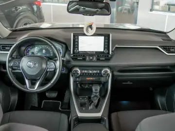 TOYOTA RAV 4 ACTIVE 2WD E-CVT